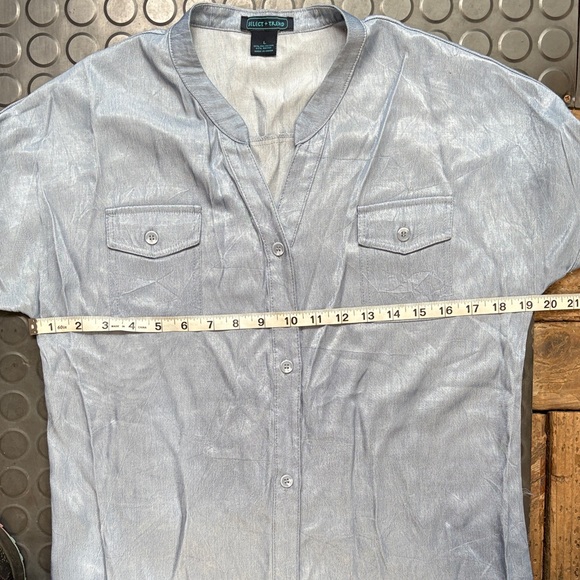 Women's Casual Light Blue Button-Up Blouse - Picture 4 of 4